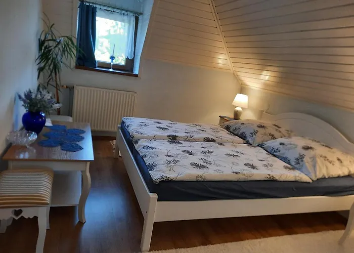 Anna Vendeghaz Kwatera prywatna *